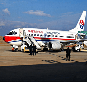 鄂尔多斯伊金霍洛机场货运航空快运业稳步发展的原因是什么？